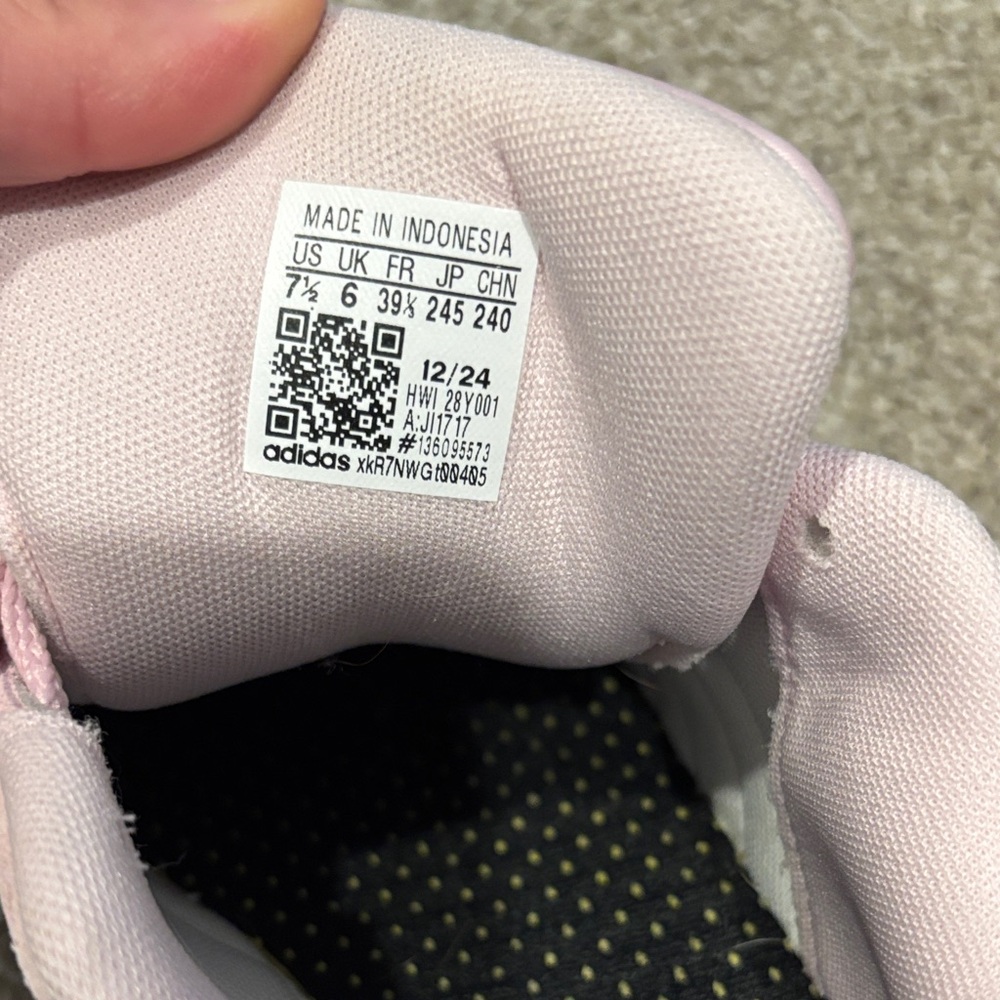 adidas - Picture 3 of 3